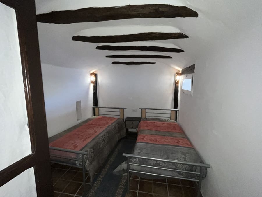 4 soveværelse Hulehus til salg i Cortes de Baza - € 118.950 (Ref: 9144331)