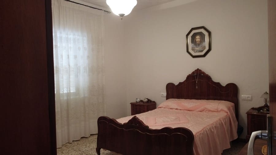 5 soverom Hus til salgs i Caniles - € 100 000 (Ref: 9144332)