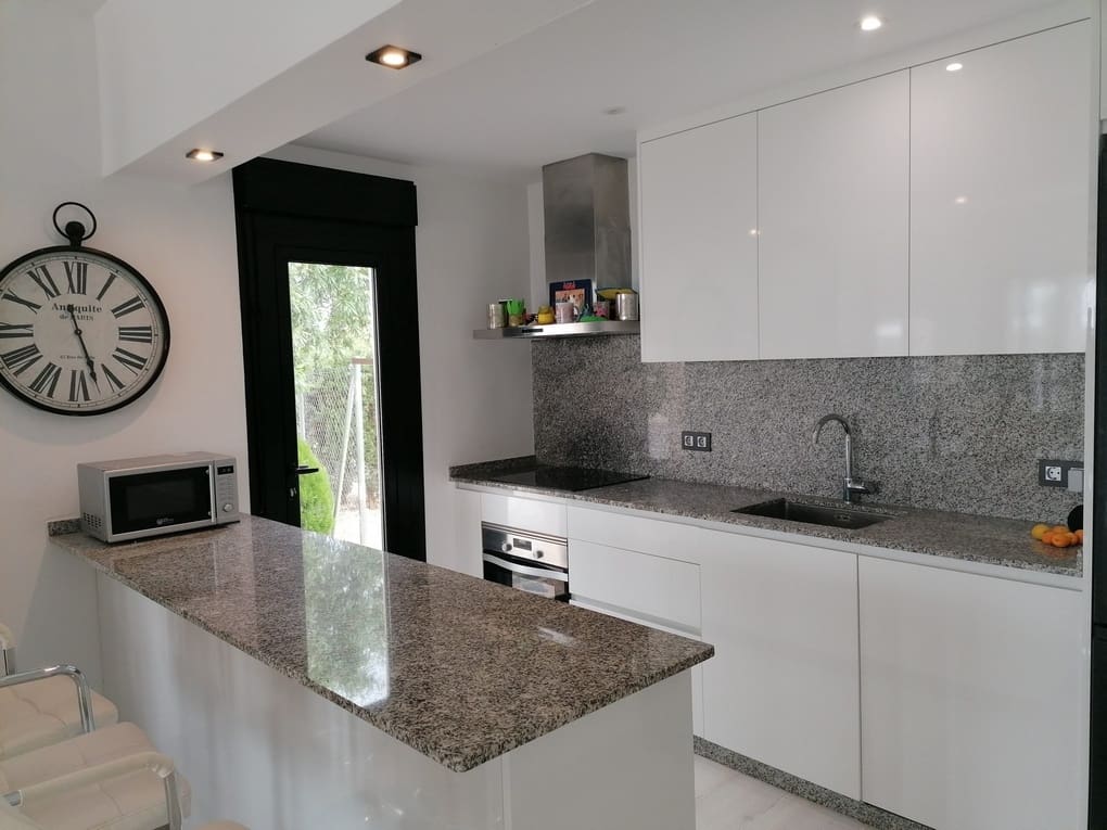 3 soverom Finca/Herregård til salgs i Gor med svømmebasseng - € 199 500 (Ref: 9176962)