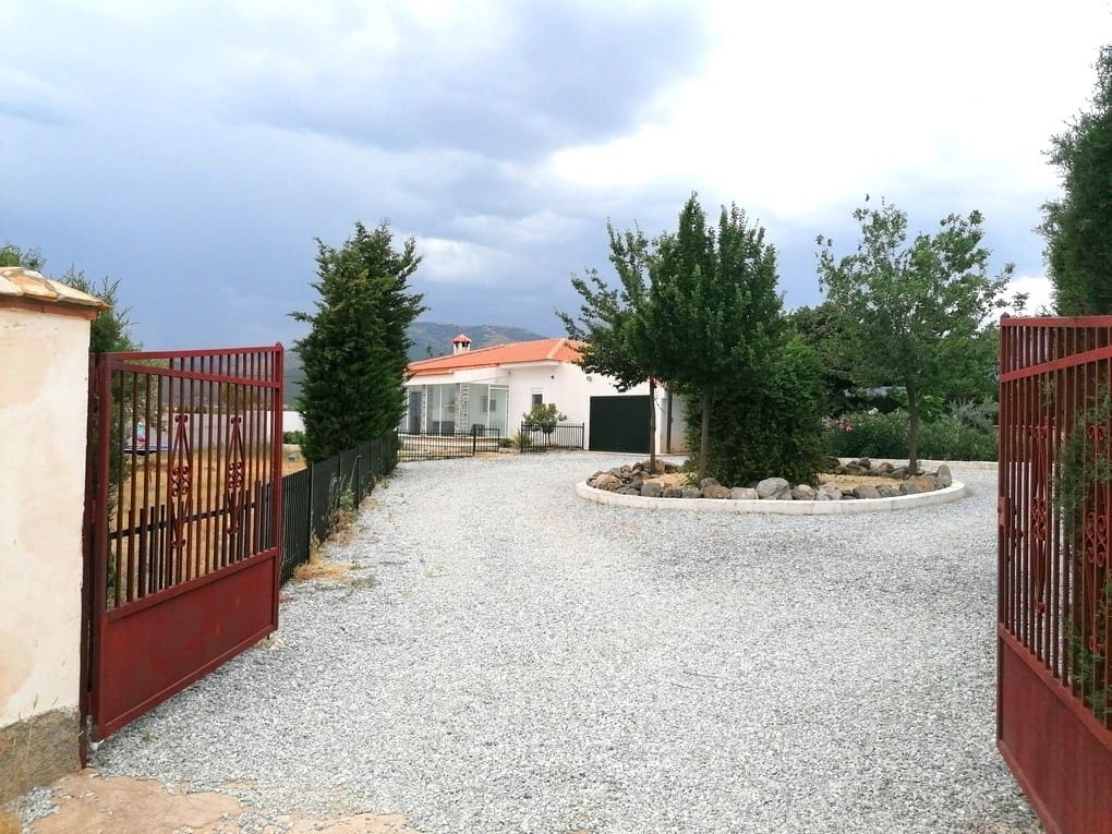 3 soverom Finca/Herregård til salgs i Gor med svømmebasseng - € 199 500 (Ref: 9176962)