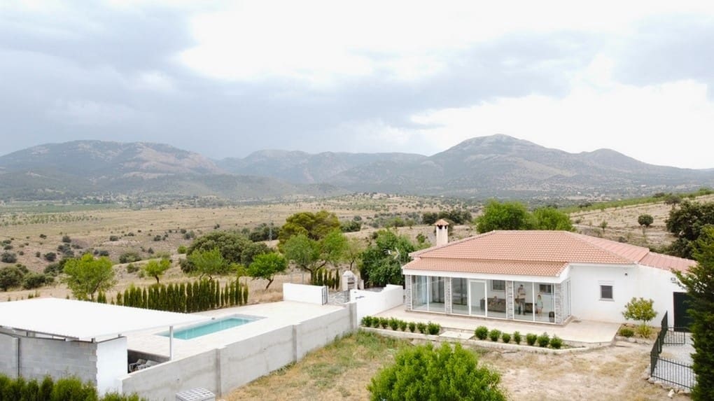 3 soverom Finca/Herregård til salgs i Gor med svømmebasseng - € 199 500 (Ref: 9176962)