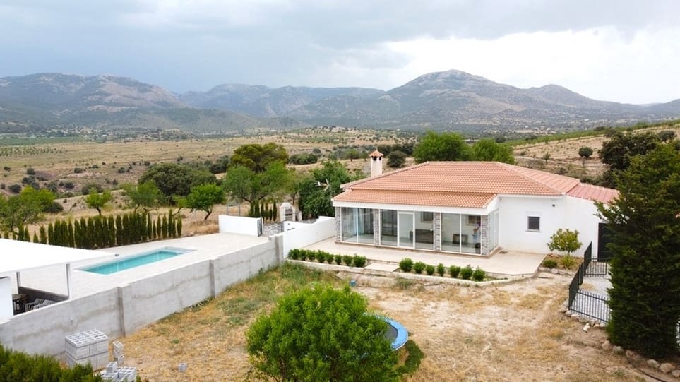 3 soverom Finca/Herregård til salgs i Gor med svømmebasseng - € 199 500 (Ref: 9176962)