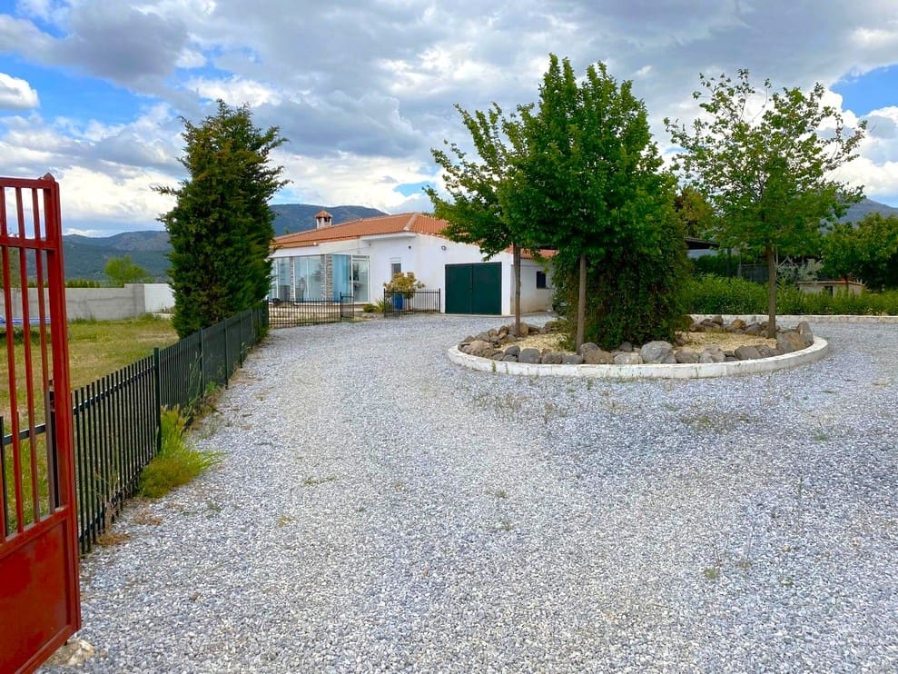 3 soverom Finca/Herregård til salgs i Gor med svømmebasseng - € 199 500 (Ref: 9176962)