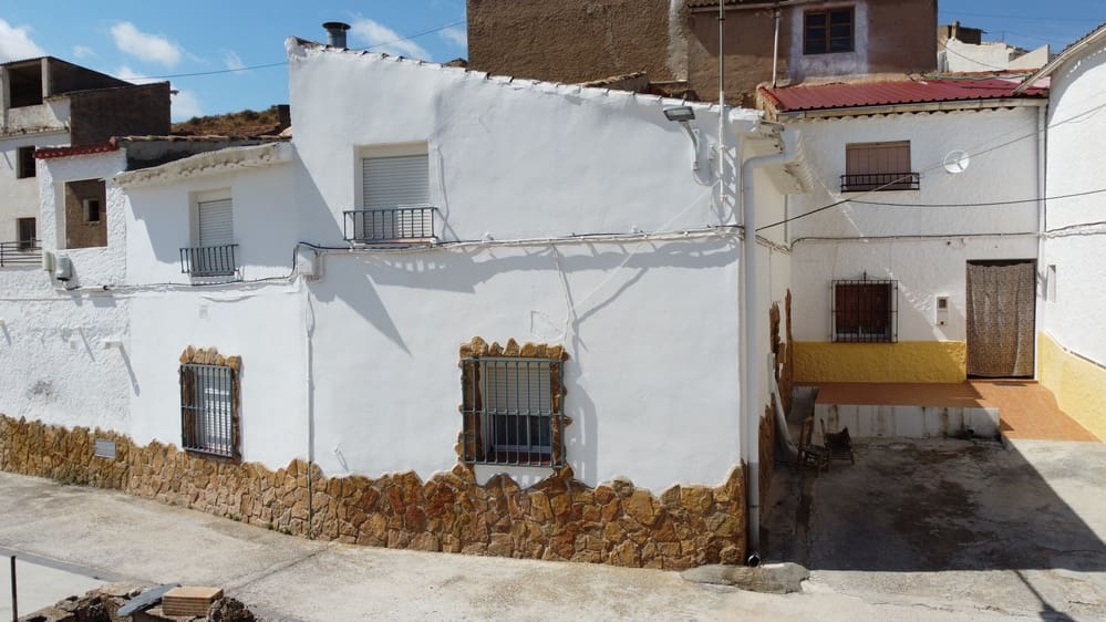 4 soveværelse Byhus til salg i Zujar - € 36.000 (Ref: 9193366)