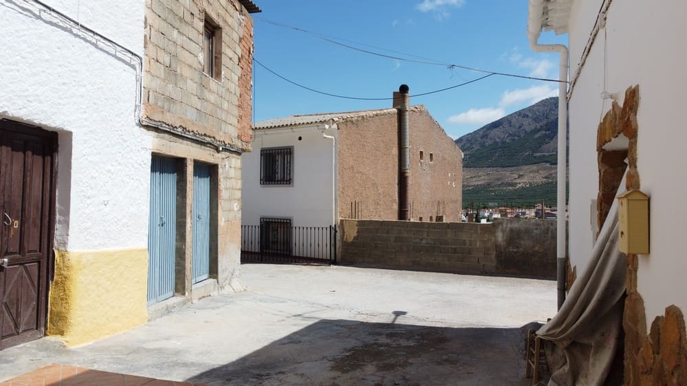 4 soveværelse Byhus til salg i Zujar - € 36.000 (Ref: 9193366)