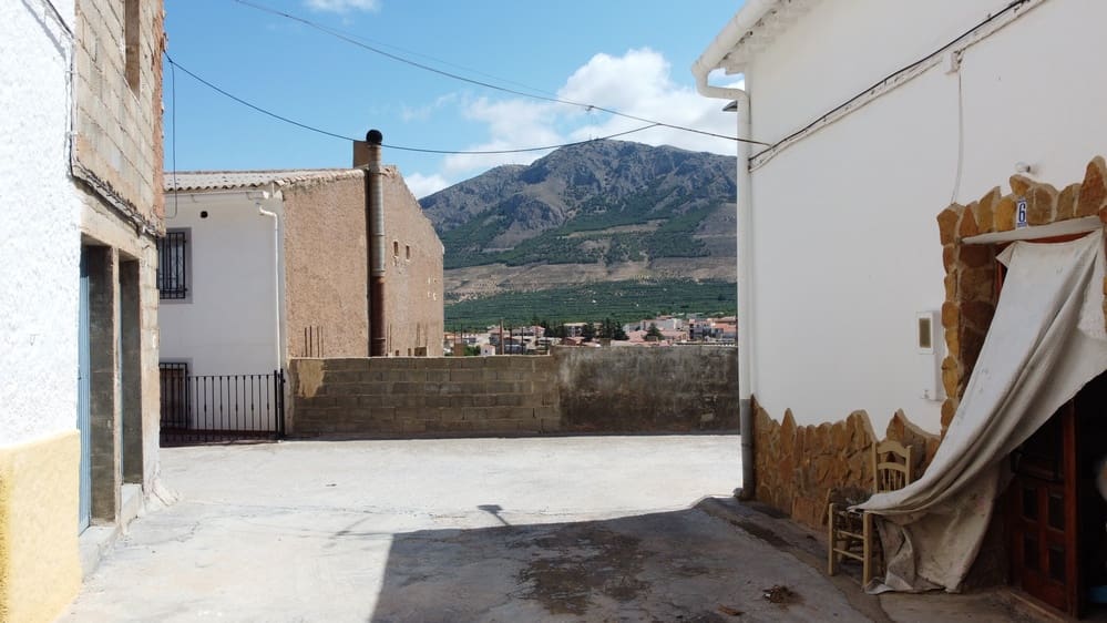 4 soveværelse Byhus til salg i Zujar - € 36.000 (Ref: 9193366)