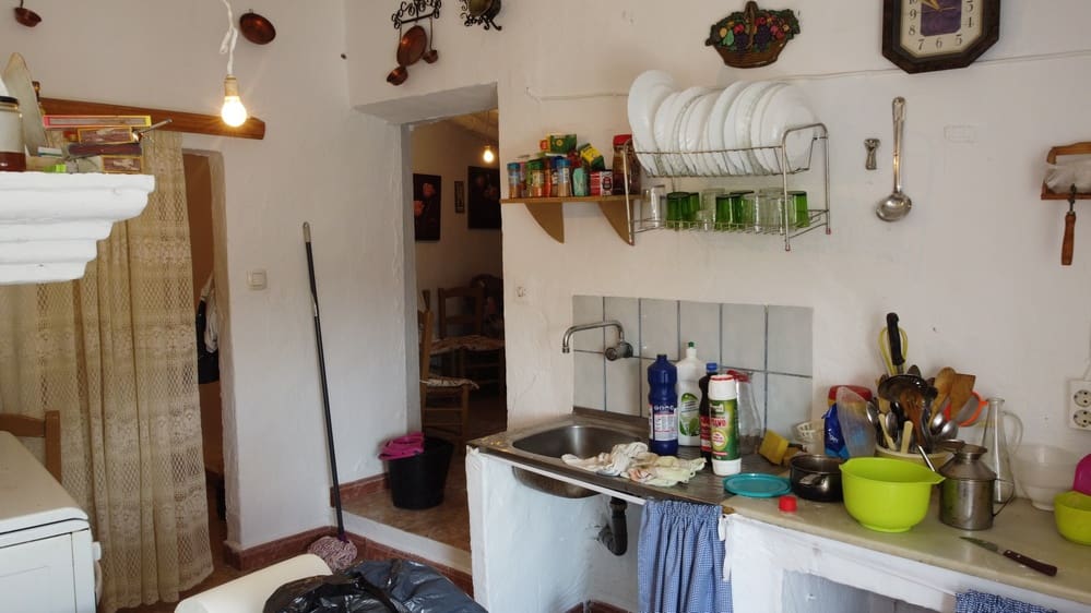 4 soveværelse Byhus til salg i Zujar - € 36.000 (Ref: 9193366)