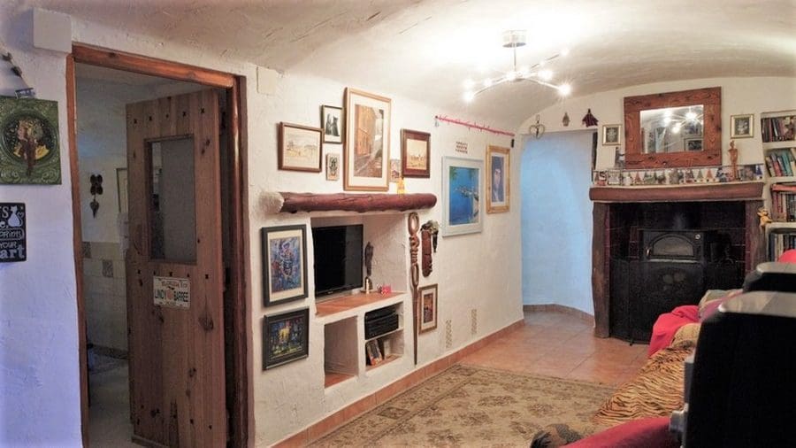 4 soveværelse Hulehus til salg i El Margen - € 100.000 (Ref: 9208942)