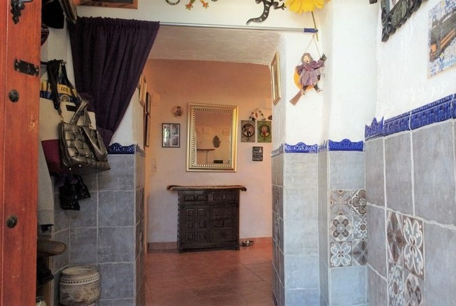 4 soveværelse Hulehus til salg i El Margen - € 100.000 (Ref: 9208942)