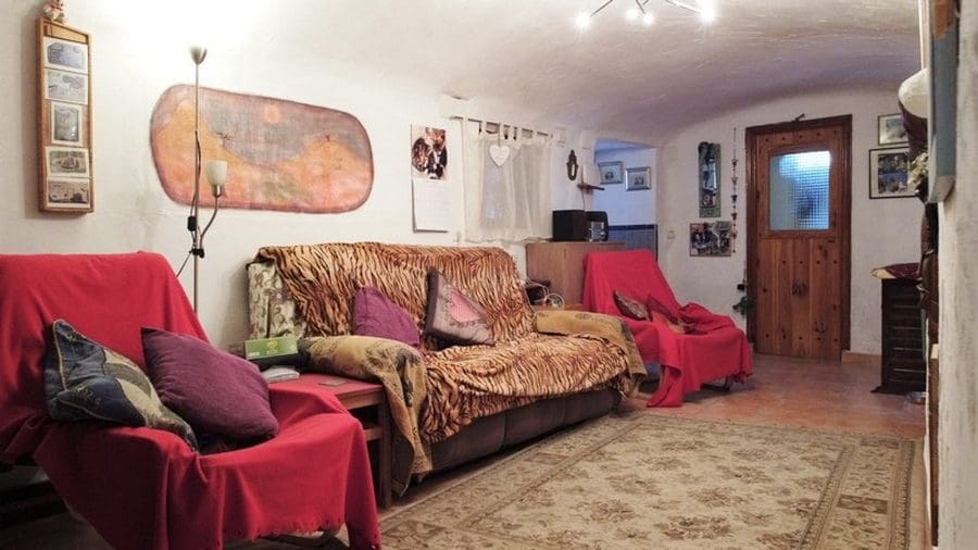 4 soveværelse Hulehus til salg i El Margen - € 100.000 (Ref: 9208942)