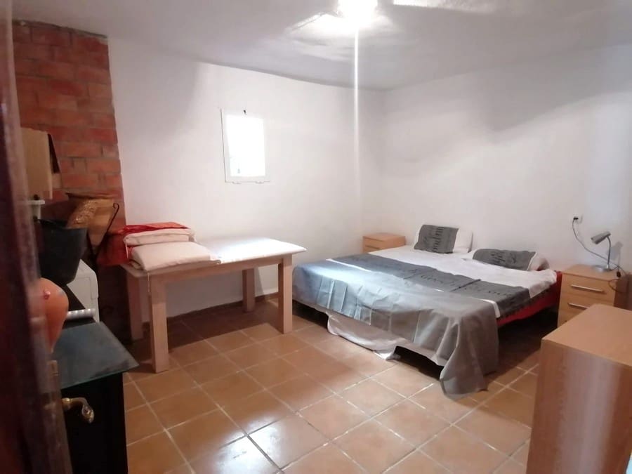 5 soveværelse Byhus til salg i Zujar - € 100.000 (Ref: 9230679)