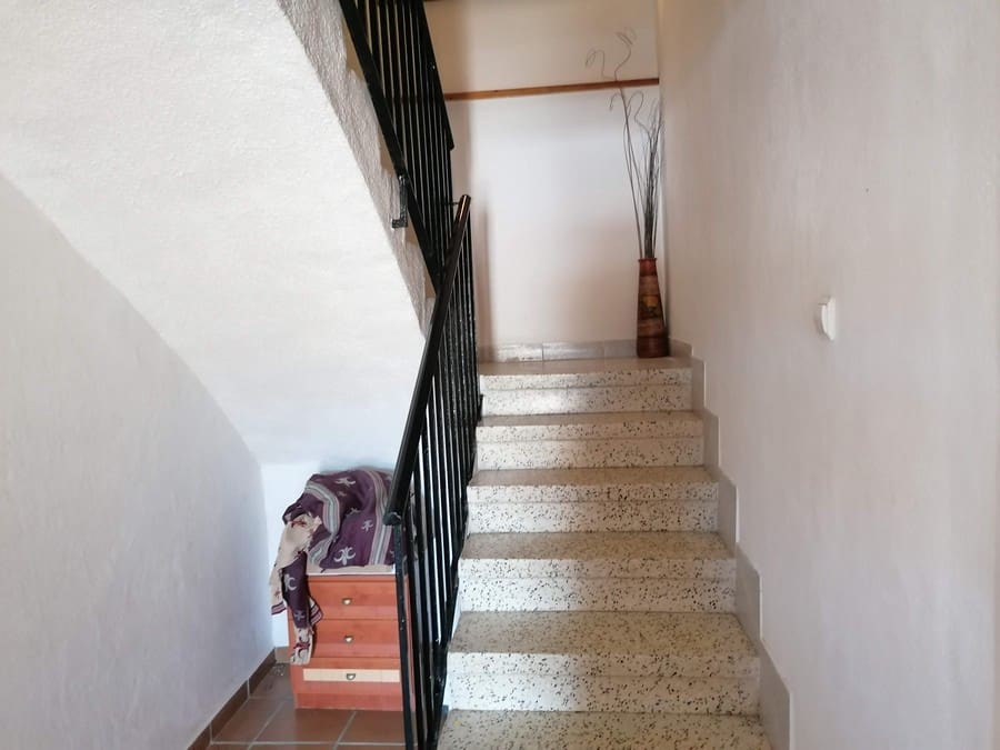 5 soveværelse Byhus til salg i Zujar - € 100.000 (Ref: 9230679)