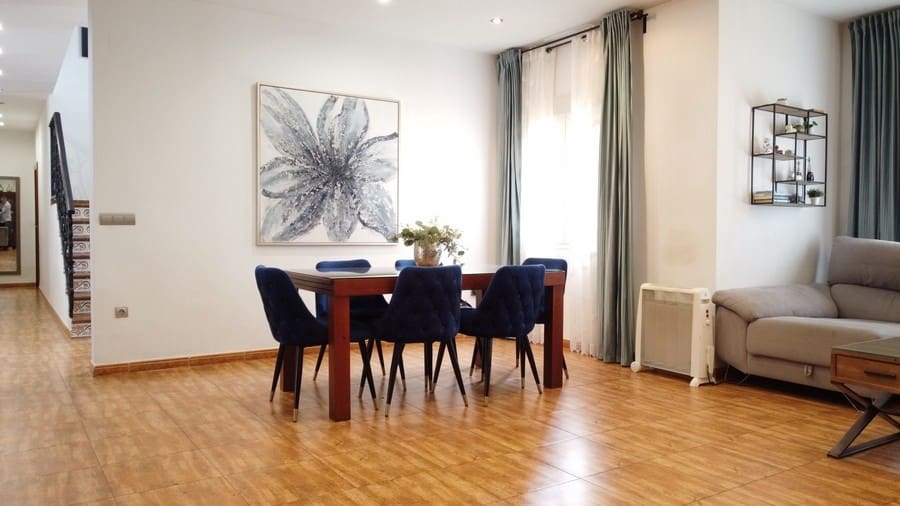 4 soveværelse Finca/Landehus til salg i Zujar med swimmingpool - € 340.000 (Ref: 9230680)