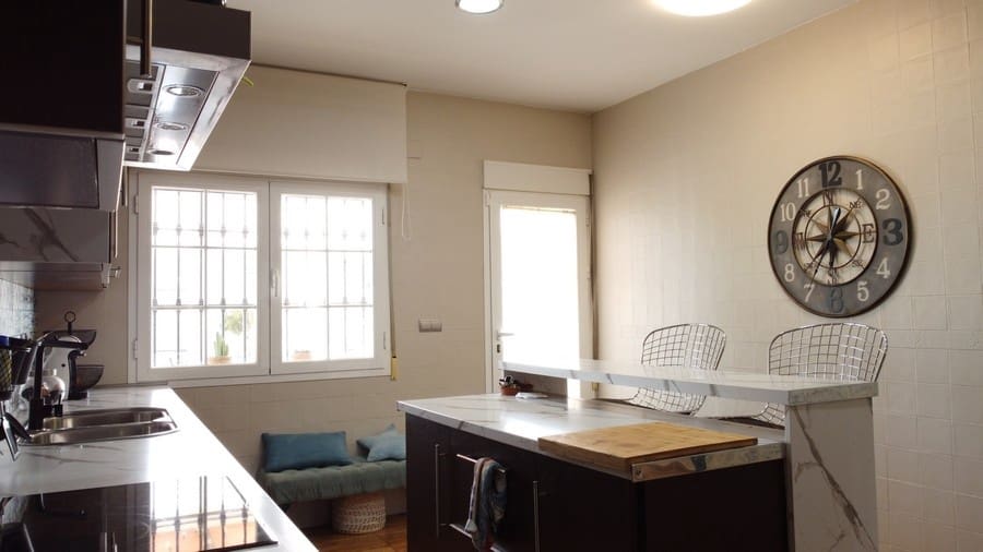 4 soveværelse Finca/Landehus til salg i Zujar med swimmingpool - € 340.000 (Ref: 9230680)