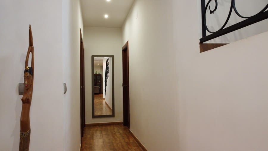 4 soveværelse Finca/Landehus til salg i Zujar med swimmingpool - € 340.000 (Ref: 9230680)