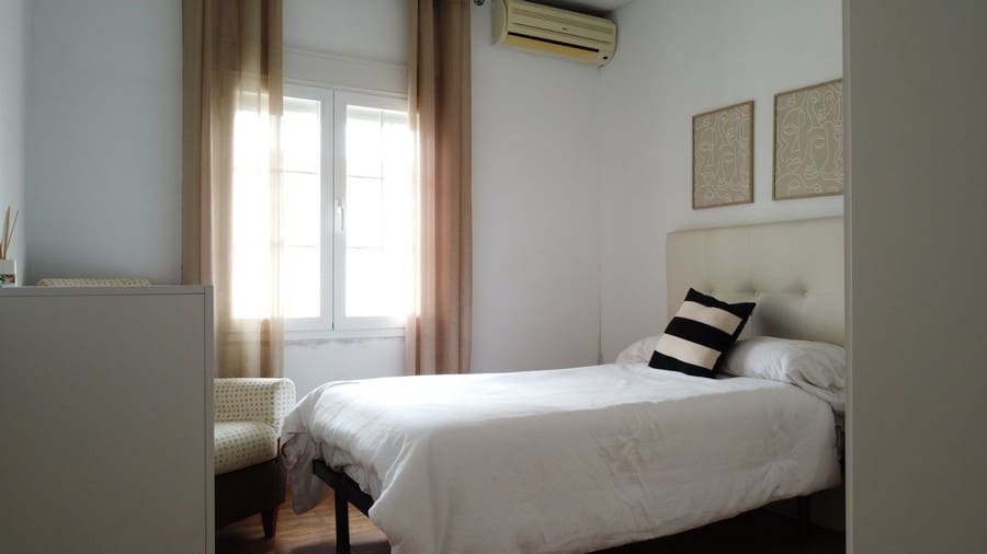 4 soveværelse Finca/Landehus til salg i Zujar med swimmingpool - € 340.000 (Ref: 9230680)