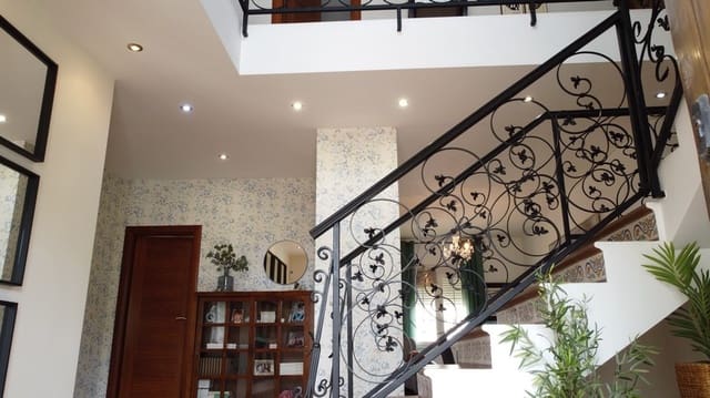 4 soveværelse Finca/Landehus til salg i Zújar med swimmingpool - € 340.000 (Ref: 9230680)