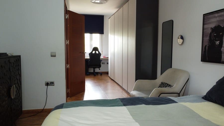 4 soveværelse Finca/Landehus til salg i Zujar med swimmingpool - € 340.000 (Ref: 9230680)