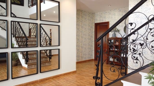 4 makuuhuone Maalaistalo myytävänä paikassa Zújar mukana uima-altaan - 299 995 € (Ref: 9230680)