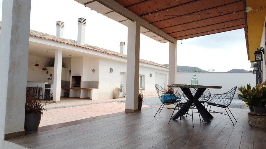 Finca/Casa Rural de 4 habitaciones en Zújar en venta - 299.995 € (Ref: 9230680)