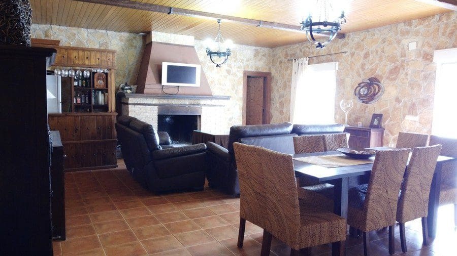 Finca/Casa Rural de 4 habitaciones en Zújar en venta - 299.995 € (Ref: 9230680)