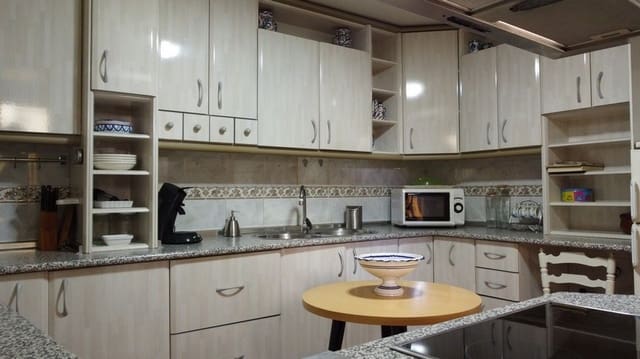 3 soveværelse Byhus til salg i Baza - € 175.000 (Ref: 9230682)