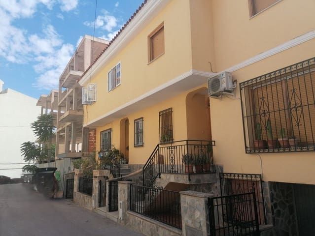 3 makuuhuone Omakotitalo myytävänä paikassa Baza - 175 000 € (Ref: 9230682)