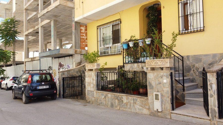 3 bedroom Townhouse for sale in Baza - € 175,000 (Ref: 9230682)