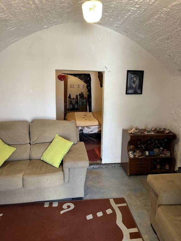 2 soverom Grottehus til salgs i Benamaurel - € 25 000 (Ref: 9241168)