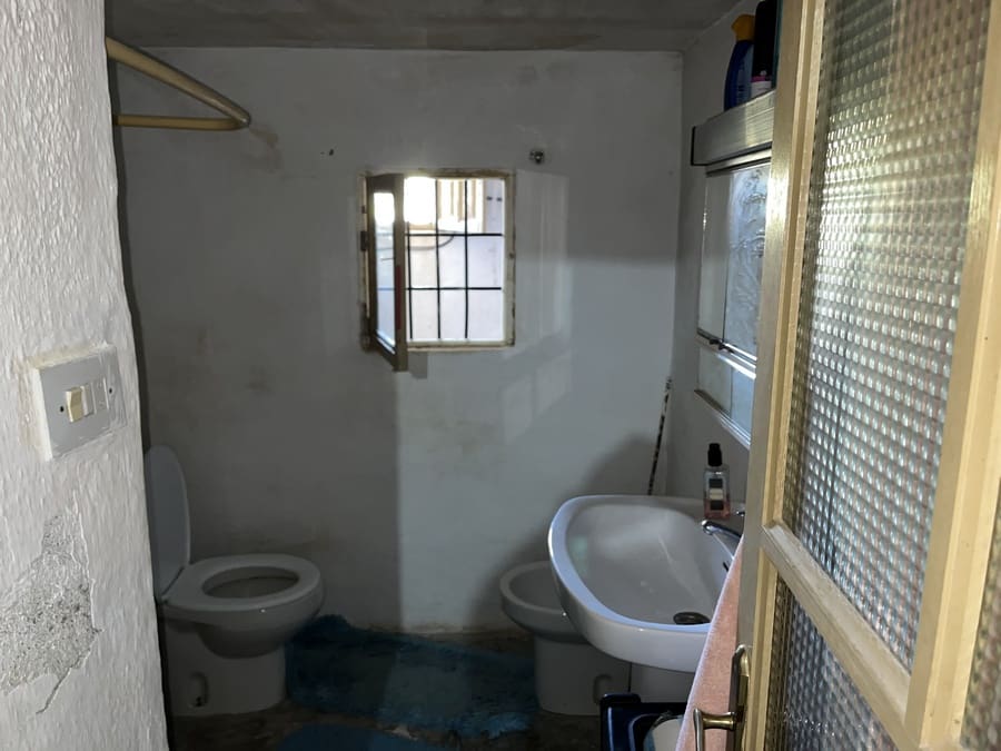 2 soverom Grottehus til salgs i Benamaurel - € 25 000 (Ref: 9241168)