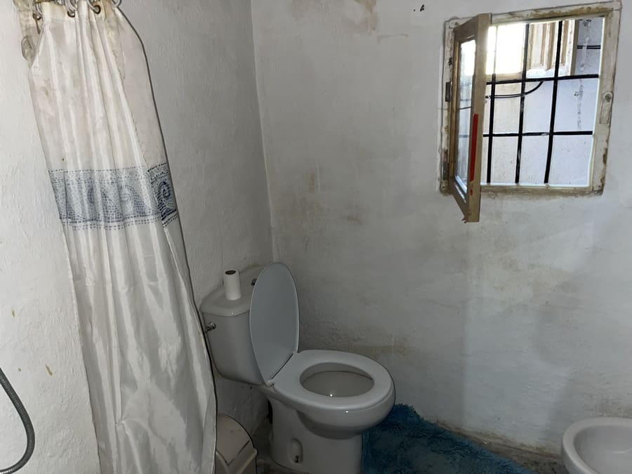 2 soverom Grottehus til salgs i Benamaurel - € 25 000 (Ref: 9241168)