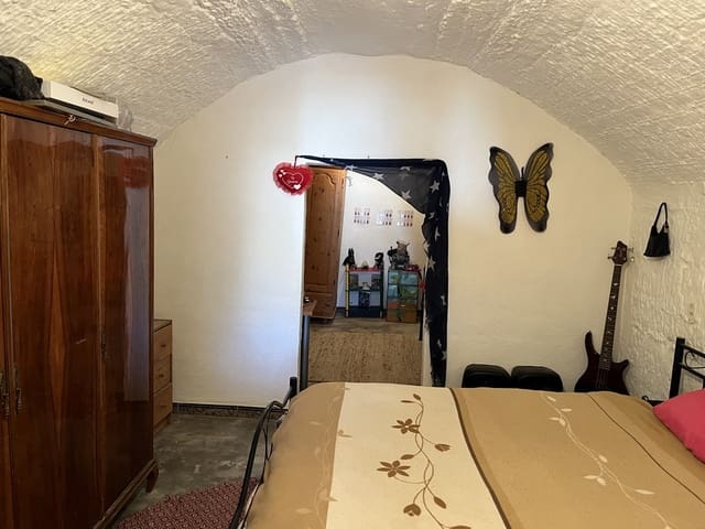 2 soverom Grottehus til salgs i Benamaurel - € 25 000 (Ref: 9241168)