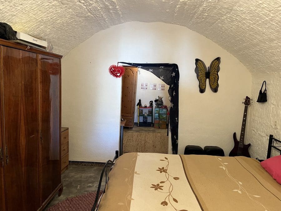 2 soverom Grottehus til salgs i Benamaurel - € 25 000 (Ref: 9241168)