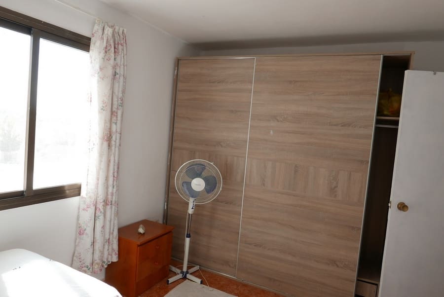 7 soverom Hus til salgs i Baza med svømmebasseng - € 250 000 (Ref: 9267701)