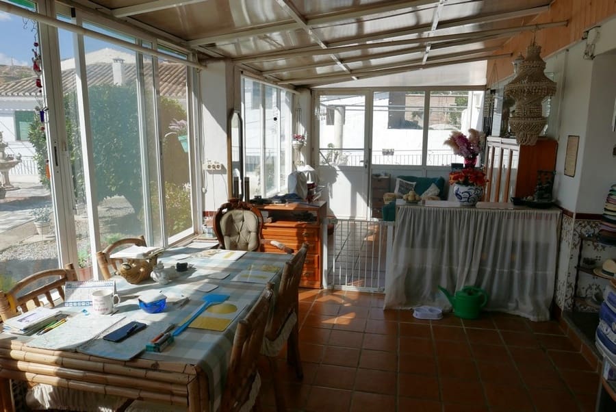 7 soverom Hus til salgs i Baza med svømmebasseng - € 250 000 (Ref: 9267701)