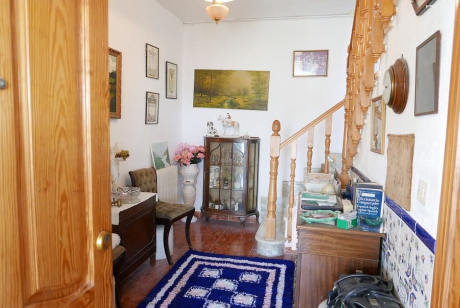 7 soverom Hus til salgs i Baza med svømmebasseng - € 250 000 (Ref: 9267701)