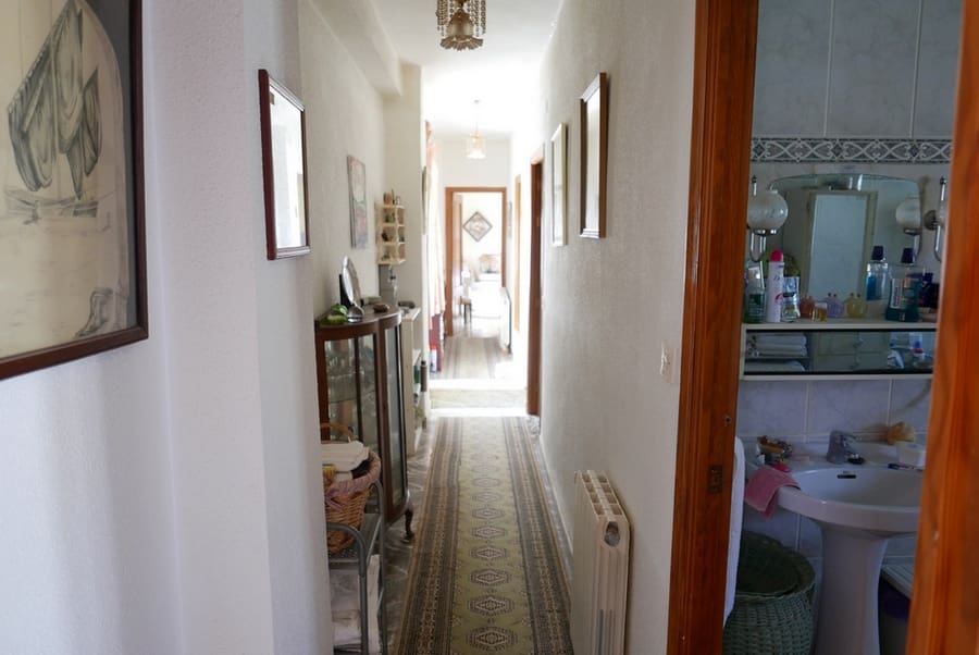 7 soverom Hus til salgs i Baza med svømmebasseng - € 250 000 (Ref: 9267701)