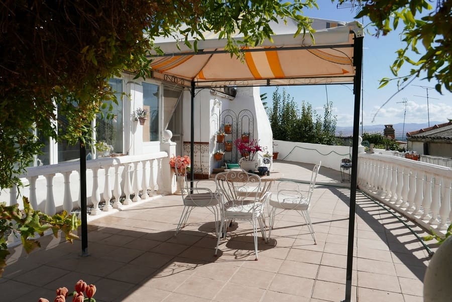 7 soverom Hus til salgs i Baza med svømmebasseng - € 250 000 (Ref: 9267701)