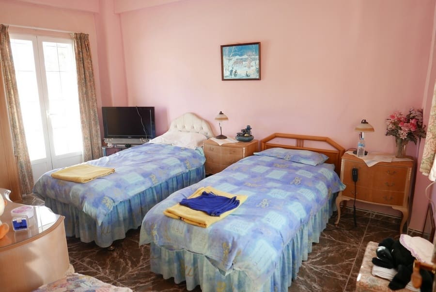 7 soverom Hus til salgs i Baza med svømmebasseng - € 250 000 (Ref: 9267701)