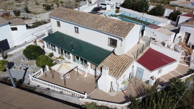 7 soveværelse Byhus til salg i Baza med swimmingpool - € 250.000 (Ref: 9267701)