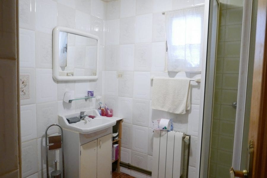 7 bedroom Finca/Country House for sale in Baza with pool - € 250,000 (Ref: 9267701)