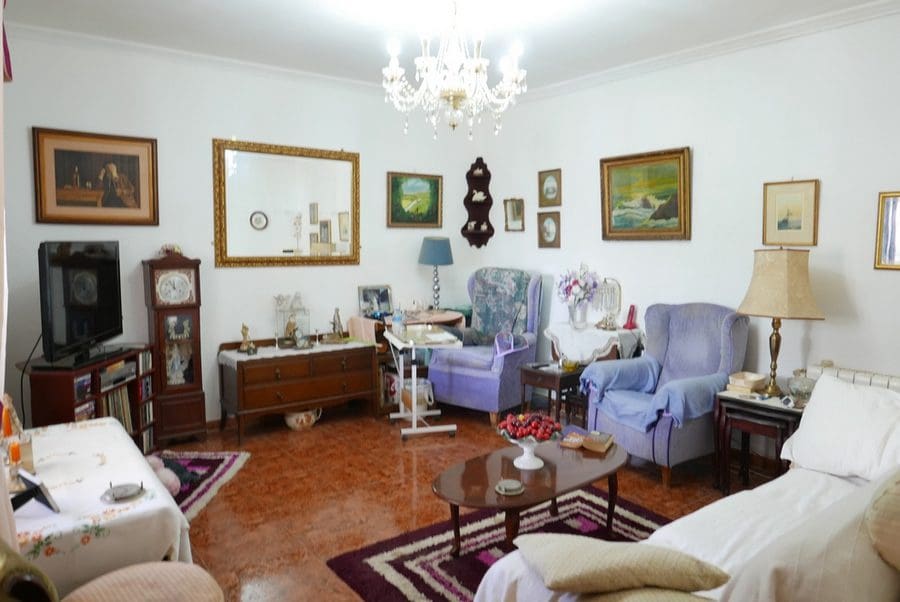 7 bedroom Finca/Country House for sale in Baza with pool - € 250,000 (Ref: 9267701)