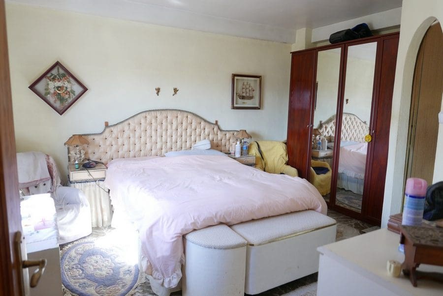 7 bedroom Finca/Country House for sale in Baza with pool - € 250,000 (Ref: 9267701)