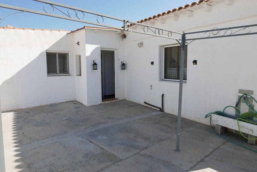 7 bedroom Finca/Country House for sale in Baza with pool - € 250,000 (Ref: 9267701)