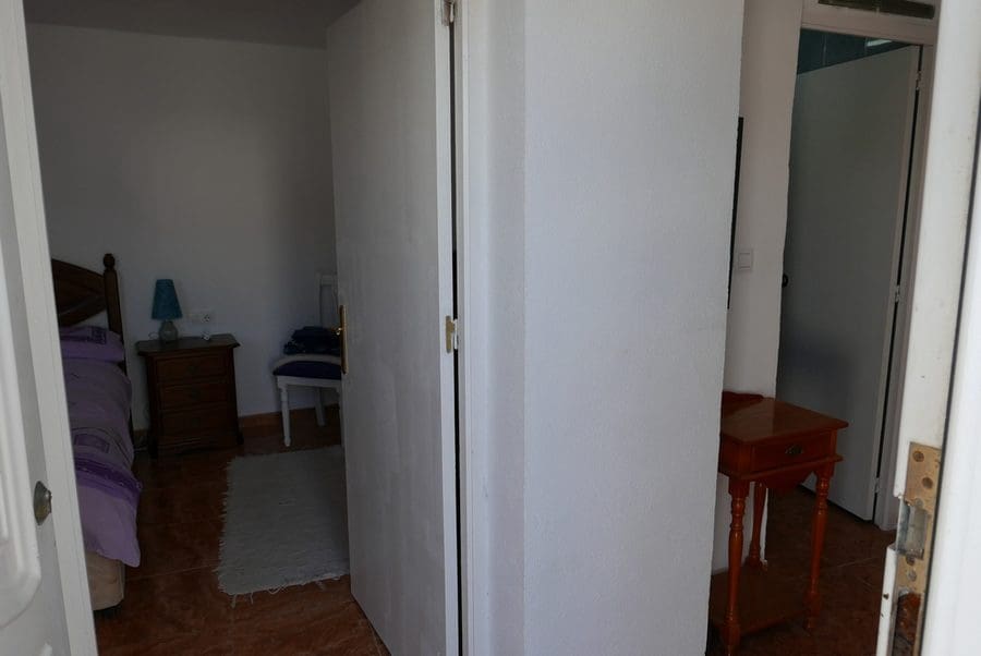 7 bedroom Finca/Country House for sale in Baza with pool - € 250,000 (Ref: 9267701)