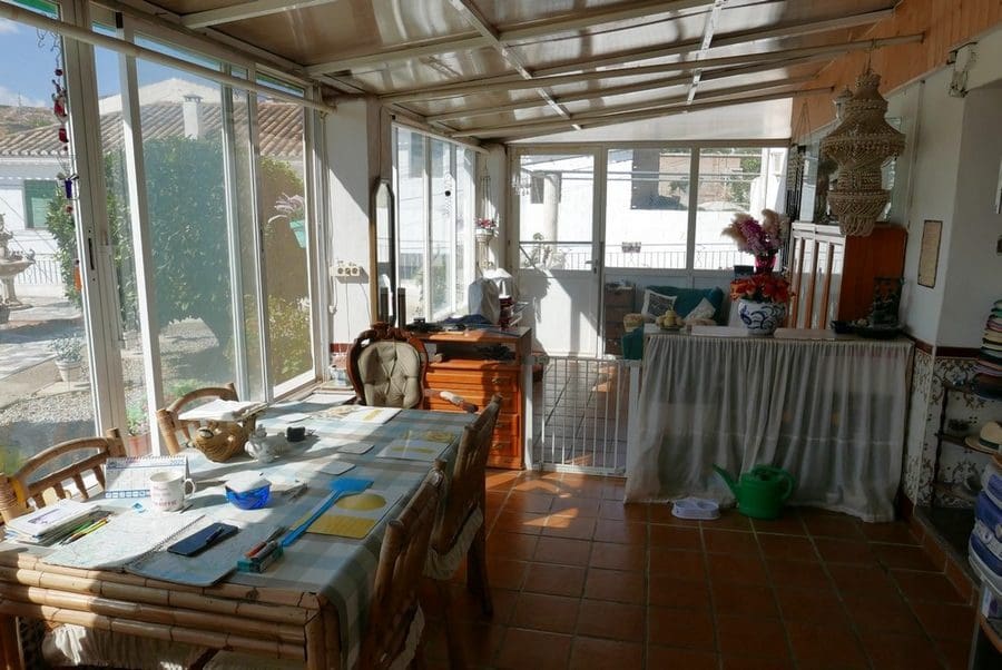 7 bedroom Finca/Country House for sale in Baza with pool - € 250,000 (Ref: 9267701)
