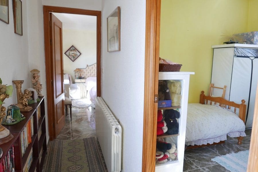 7 bedroom Finca/Country House for sale in Baza with pool - € 250,000 (Ref: 9267701)