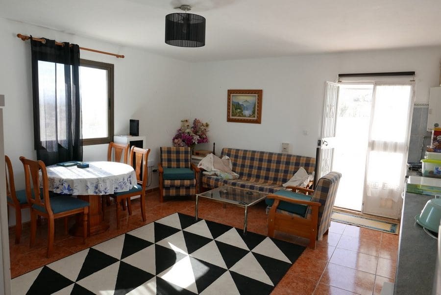 7 bedroom Finca/Country House for sale in Baza with pool - € 250,000 (Ref: 9267701)