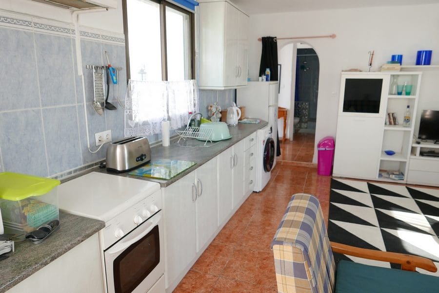 7 bedroom Finca/Country House for sale in Baza with pool - € 250,000 (Ref: 9267701)