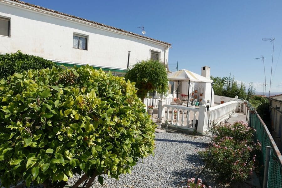 7 bedroom Finca/Country House for sale in Baza with pool - € 250,000 (Ref: 9267701)